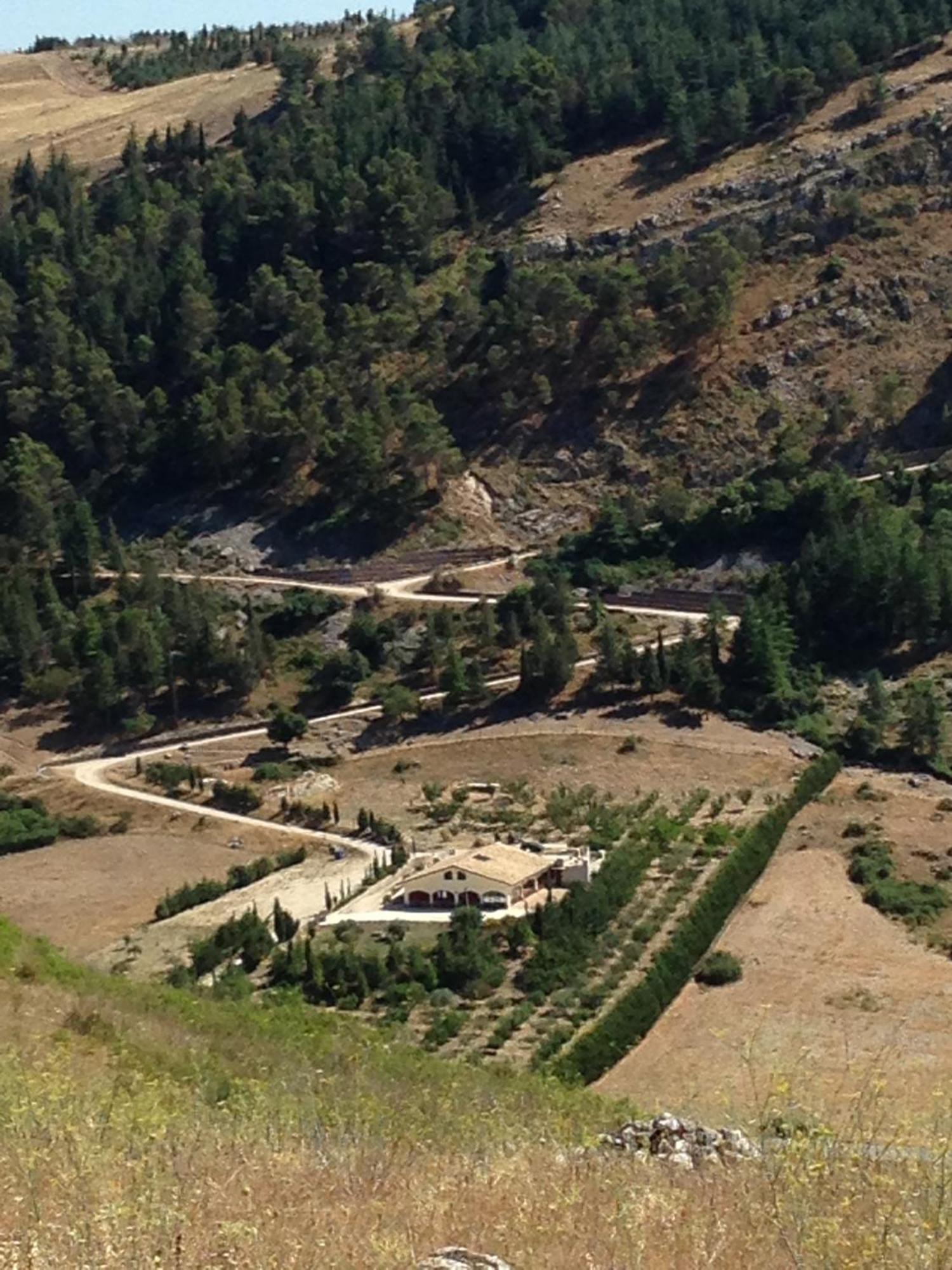 Agriturismo Serra Moneta Санто-Стефано Экстерьер фото