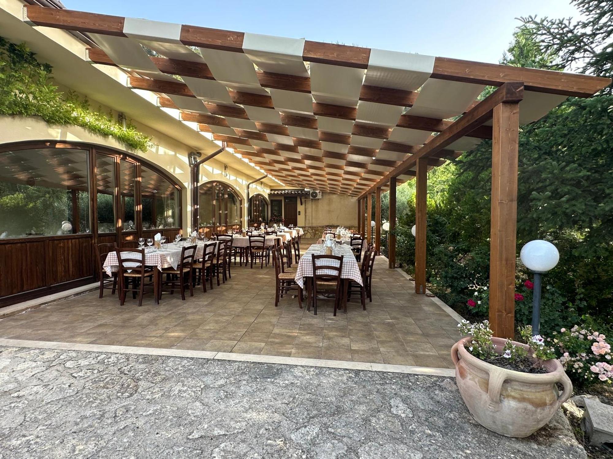 Agriturismo Serra Moneta Санто-Стефано Экстерьер фото
